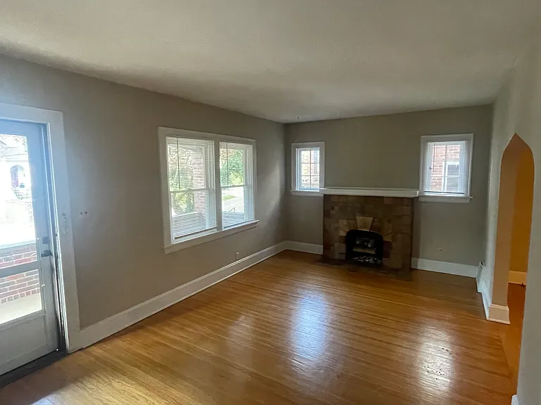 3219 Glengyle Ave #1 — Photo 3