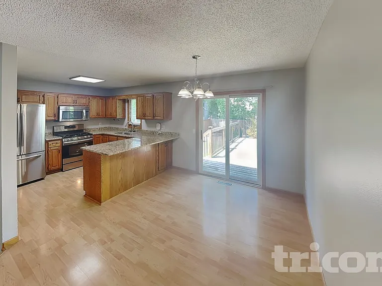 13784 Yosemite Ave S — Photo 6