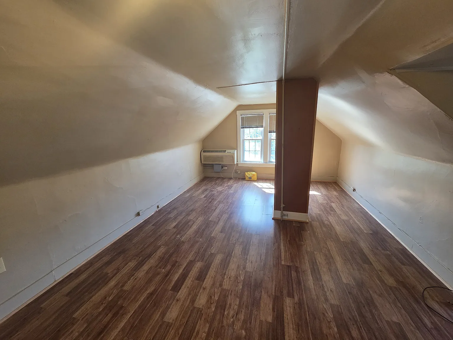1 bed, 750 sqft, $575 — Photo 2