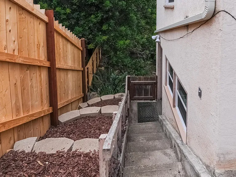2755 Teresita St — Photo 22