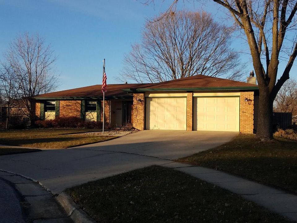 1st image of 2969 Monroe Dr