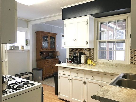 3rd image of 123 E Todd Ave
