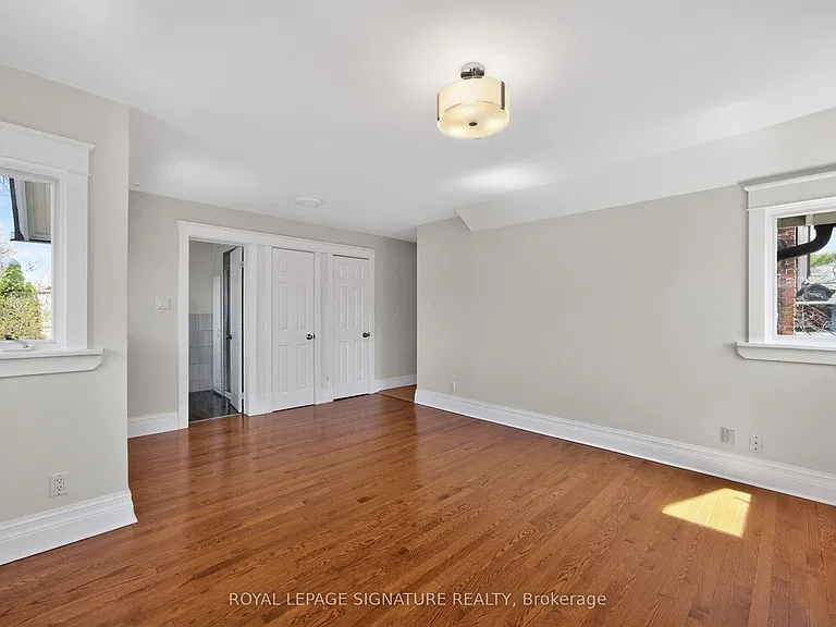 426 Armadale Ave — Photo 27