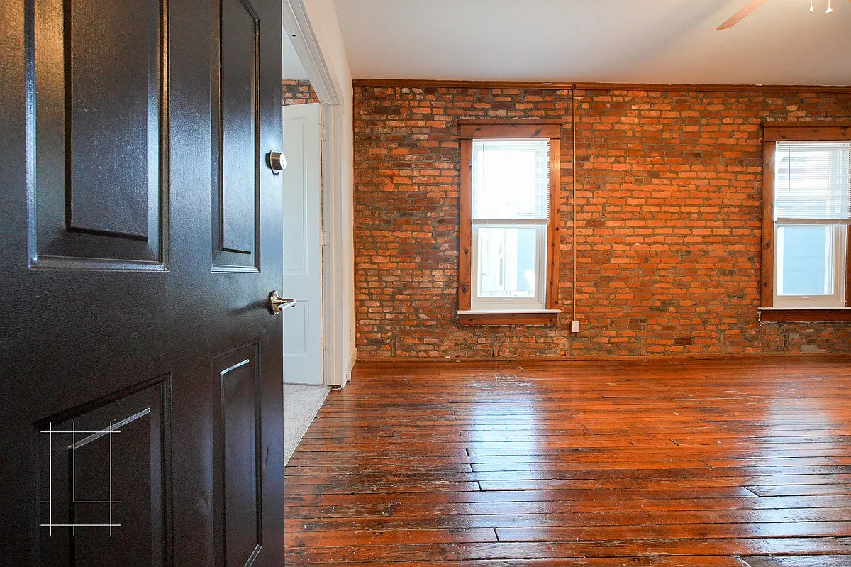 Building Photo - 880 Hamlet St.