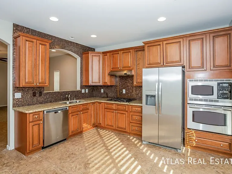 7630 Riva Ridge St — Photo 3
