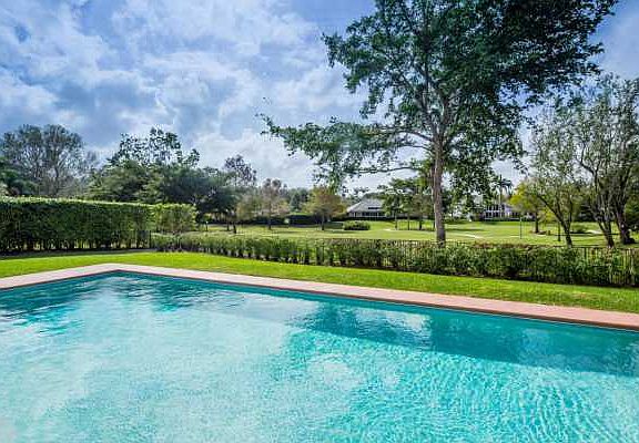 Home For Sale In Les Jardins
