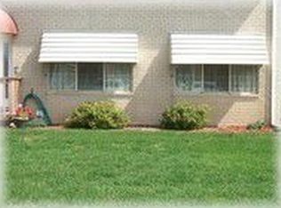 27140 Spaulding Rd APT 33, New Hudson, MI 48165