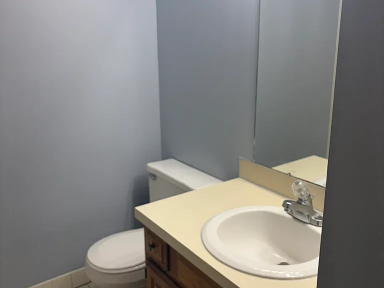 4724 S Creyts Rd #1 — Photo 15