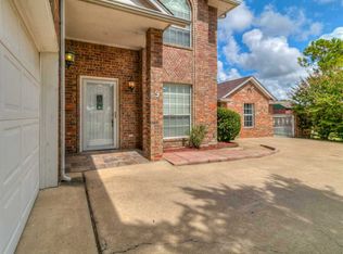 9 NW Wentwood Hill Dr, Lawton, OK 73505