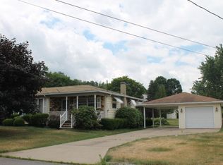 4 Hemlock St, Dupont, PA 18641