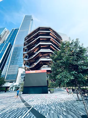 Rented by Luxian International Realty LLC | media 85