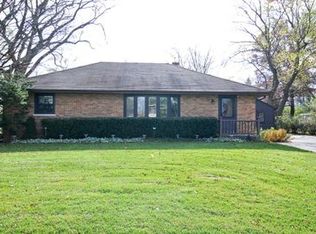 155 Brookhill Rd, Libertyville, IL 60048