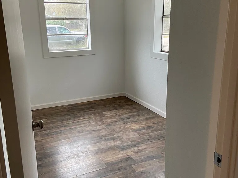 507 S George Ave — Photo 3
