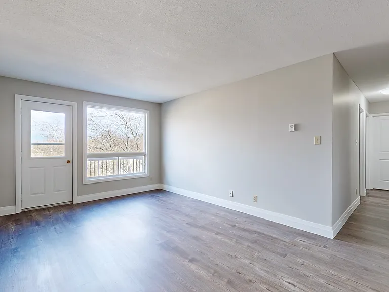 405 Sidney St — Photo 15