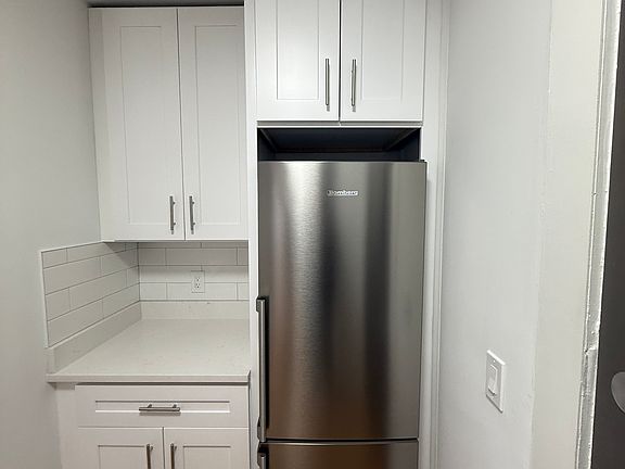 4th image of 71 Westland Ave #2