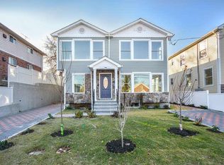 33A Linwood Rd N, Port Washington, NY 11050