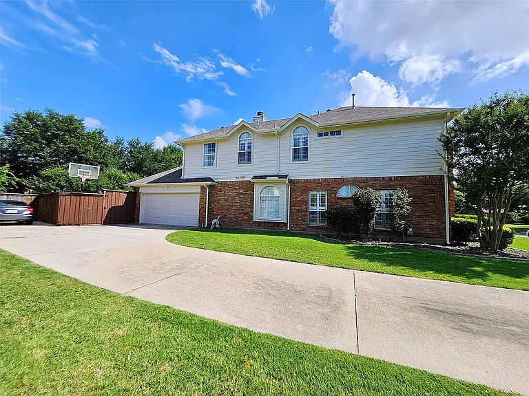 Ambrose Dr — Photo 24