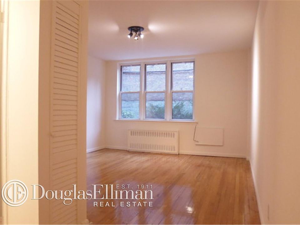 2nd image of 270 W 25th St APT 1d