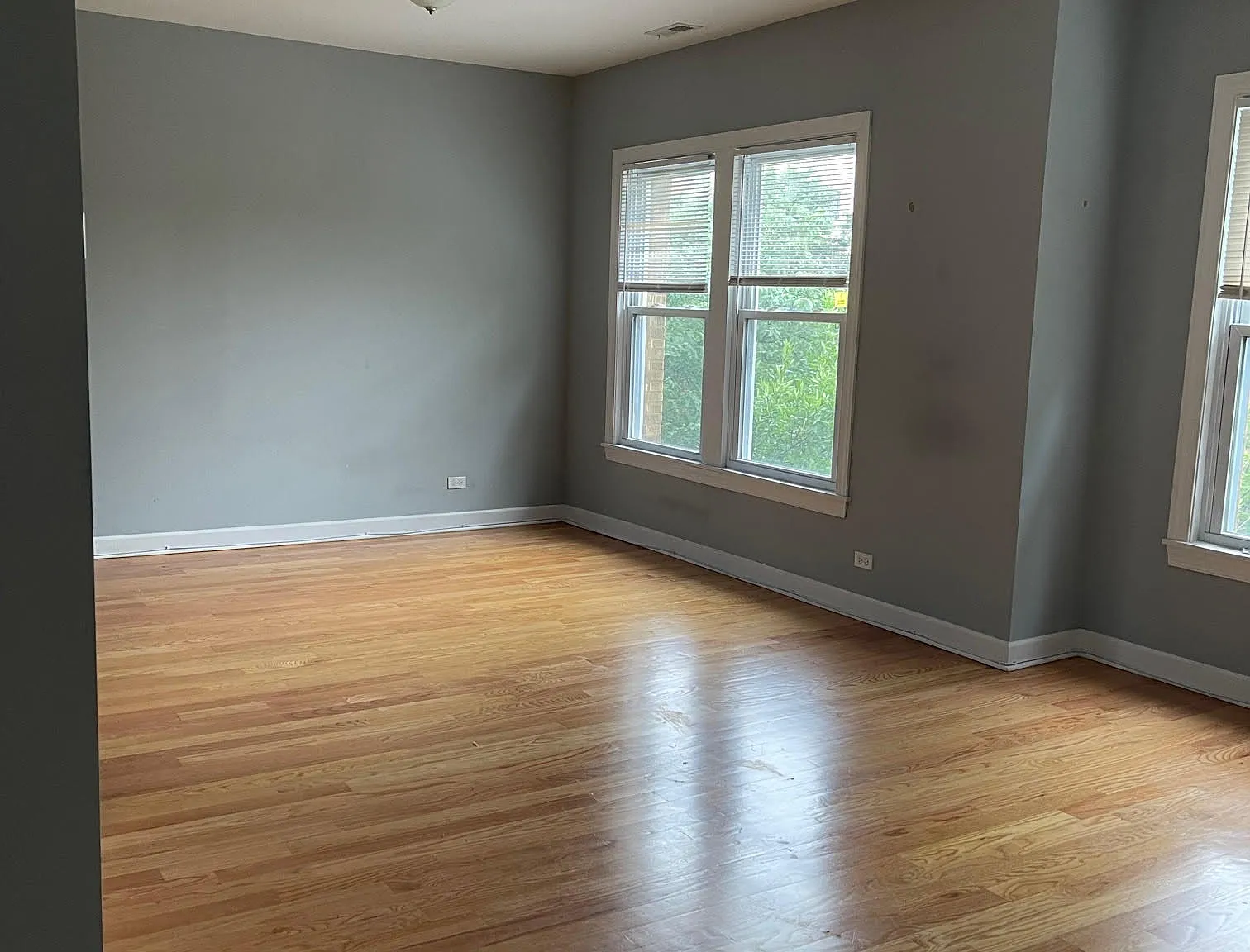 2 bed, 1000 sqft, $2,050 — Photo 2