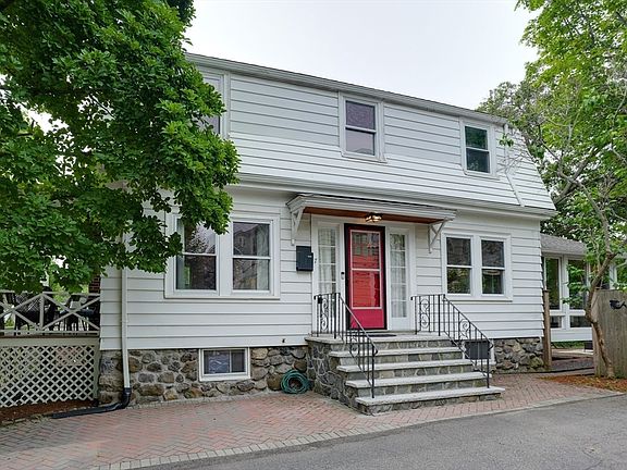 2nd image of 7 Henry St