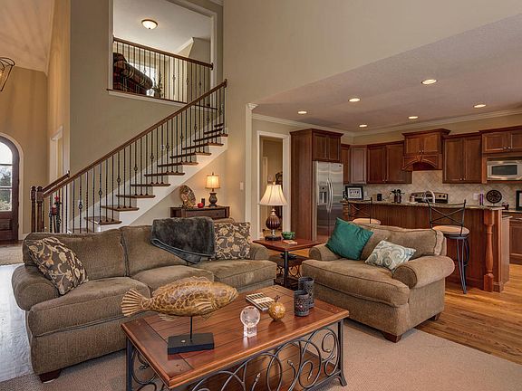 4th image of 1518 Laurens Glen Ln