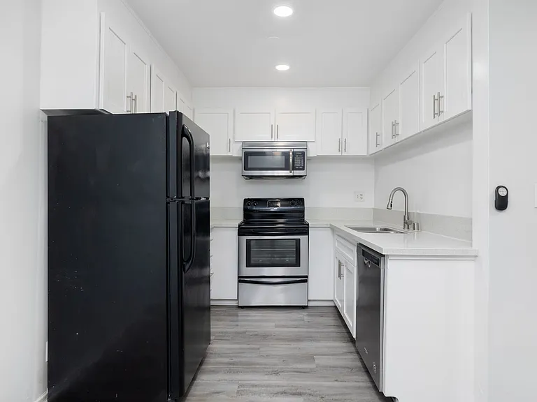 7244 Hillside Ave — Photo 8