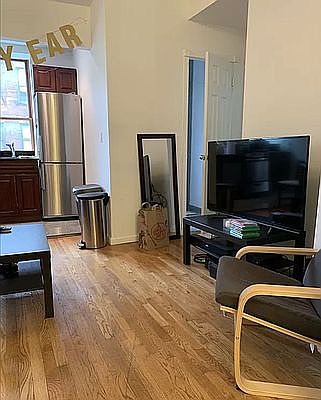 2nd image of 172 Prince St APT 3D