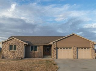 108 Violet Dr, Yankton, SD 57078