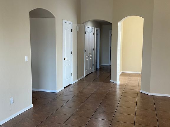 4th image of 6885 N Avenida Adella