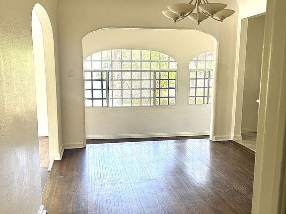2nd image of 2132 Cove Ave #2132