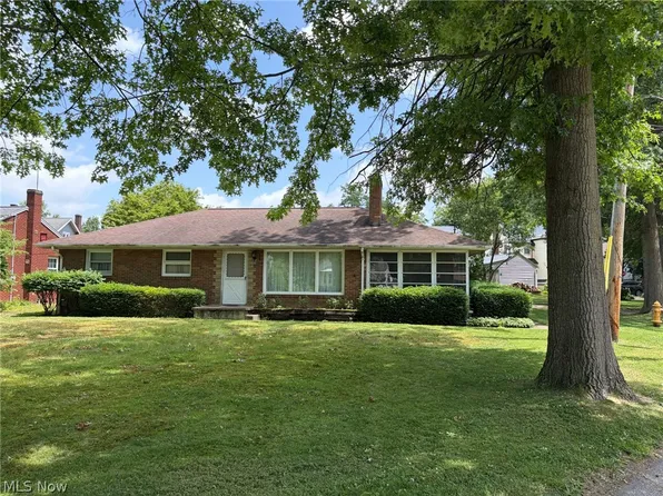 950 Home Cir, Salem, OH 44460
