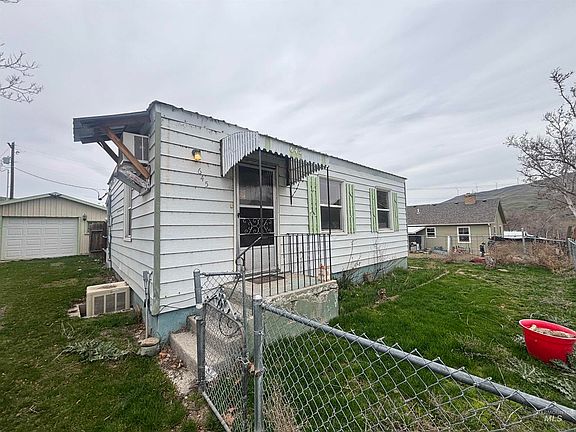 2nd image of 645 3rd St E