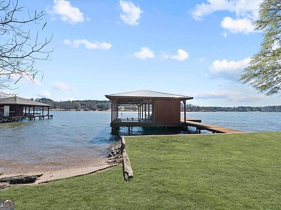 2nd image of 794 S Steel Bridge Rd