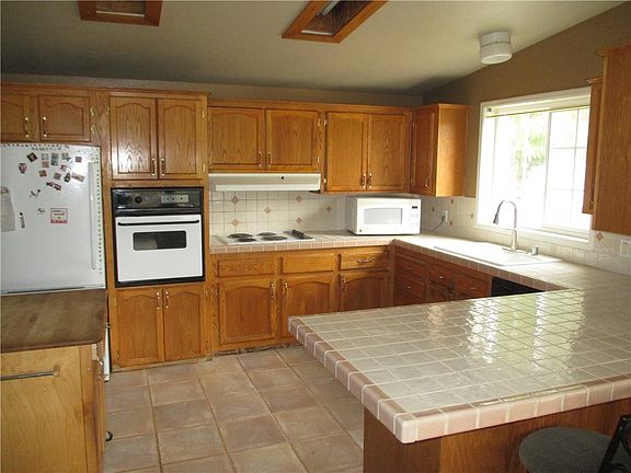 4th image of 110 Snowbird Ct