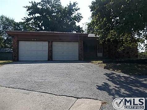 1st image of 715 Davis Blvd