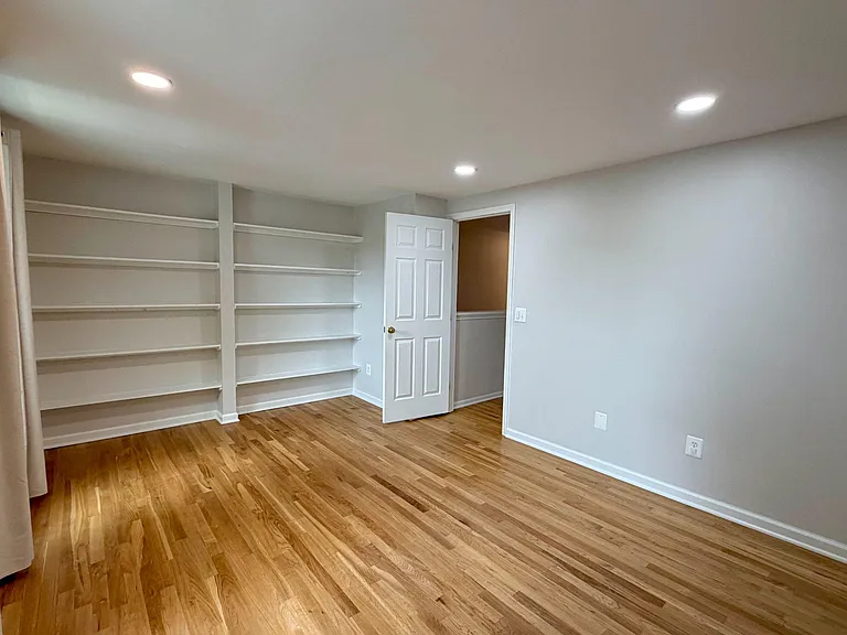 6812 Ericka Ave — Photo 16