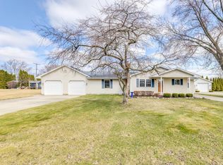 7355 Cardinal Rd, Lexington, MI 48450