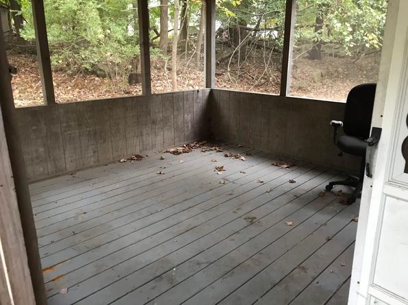 12 Old Stone House Rd FLOOR 1