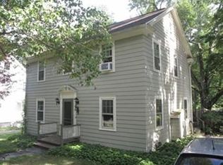 22 Hillcrest Pl, Amherst, MA 01002