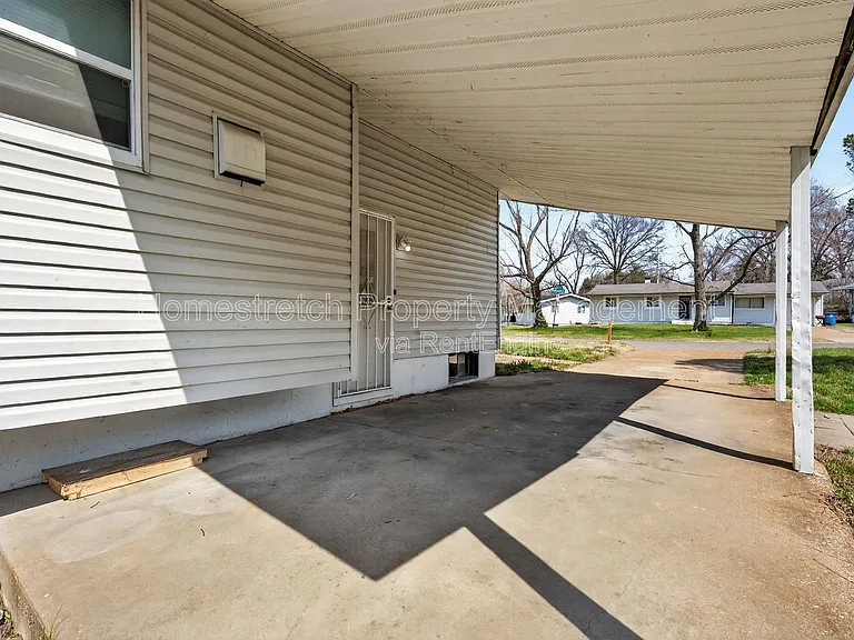 10201 Gourock Dr — Photo 4