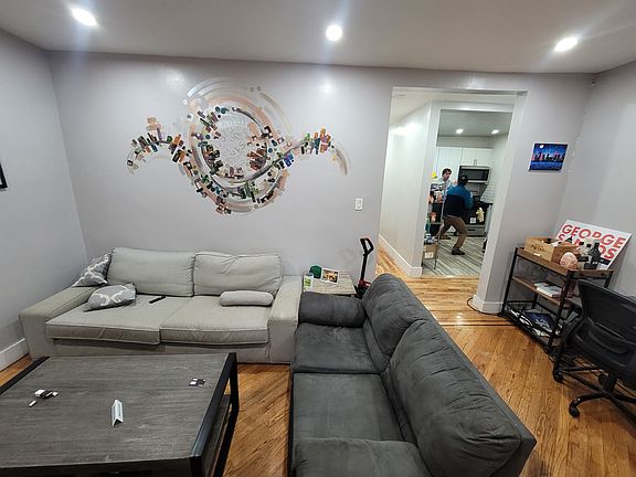 4th image of 188 Scholes St #3R
