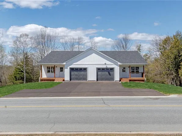 331 Hampton Rd, Quispamsis, NB E2E 4J9