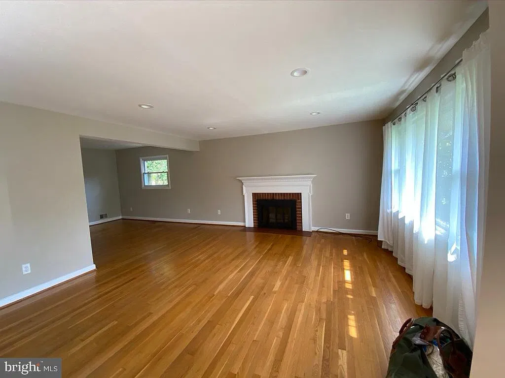 3 bed, 2.5 bath, 1677 sqft, $4,250 — Photo 3