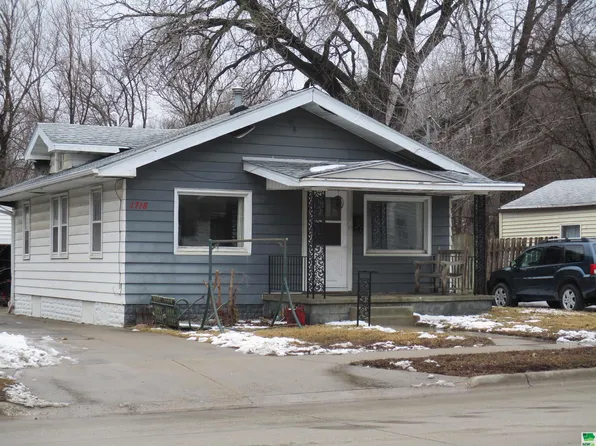 1718 27th St, Sioux City, IA 51104
