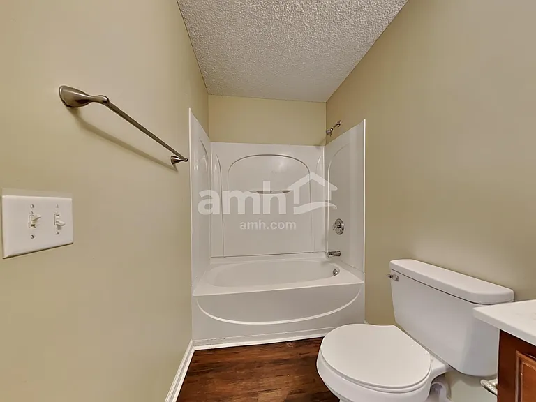 304 Southport Dr — Photo 16
