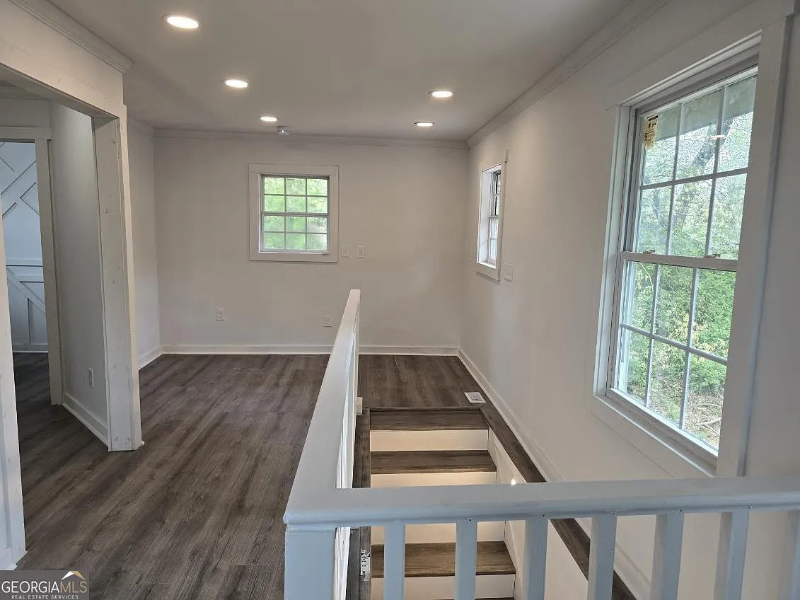 1 bed, 1.0 bath, $995 — Photo 4