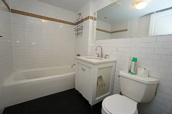 Rented by Universal Realty Group | media 2