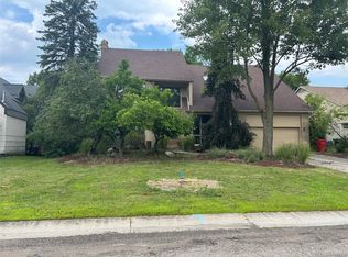 4163 Autumn Ridge Dr, West Bloomfield, MI 48323