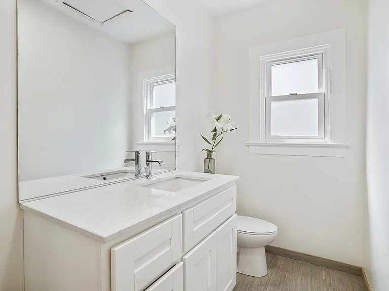 29 Brooks Ave #B — Photo 18
