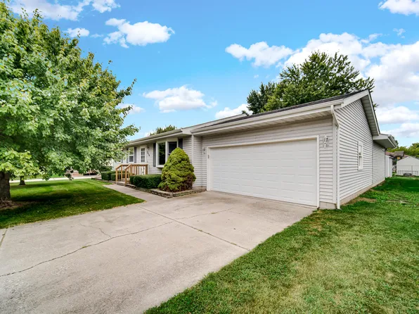214 Locust Ave S, Hebron, IN 46341